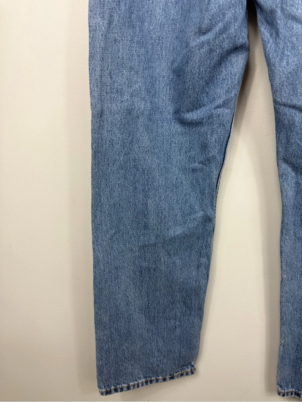Vintage Levi’s 505 Regular Fit Straight Leg Jeans Distressed Medium Wash 34x30